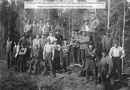 Group photo of workers on the Metropolitan Line near Labranche.
